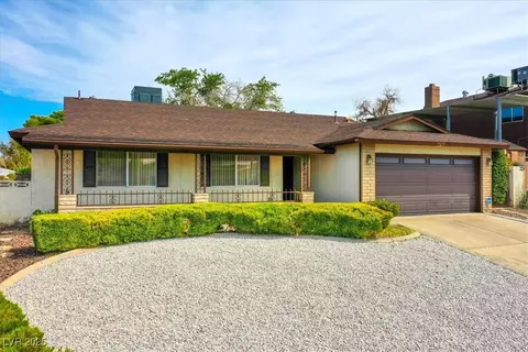 727 Strawberry Pl, Henderson, NV 89002