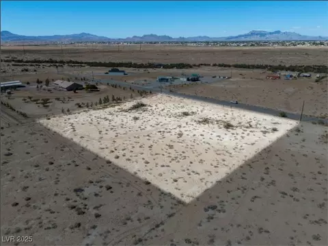 681 E Pratt St, Pahrump, NV 89048