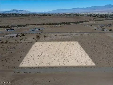 680 Manse Rd, Pahrump, NV 89048