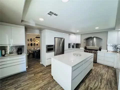 6251 Tuckaway Ave, Las Vegas, NV 89139