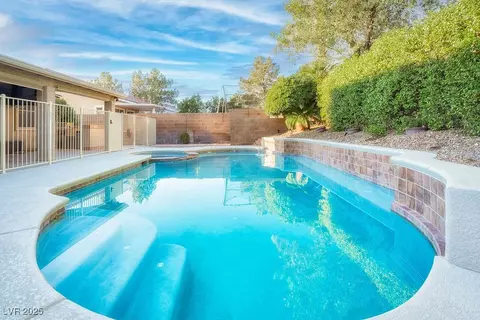 8705 Glistening Pond St, Las Vegas, NV 89131