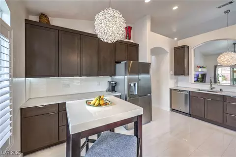9685 Midnight Sun Ave, Las Vegas, NV 89147