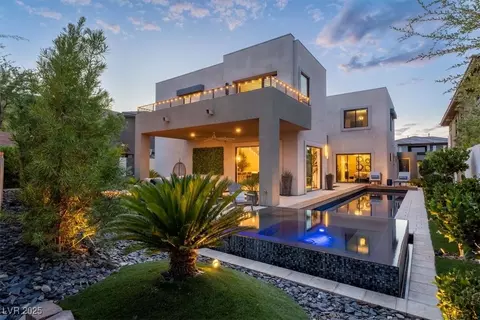 10325 Jade Point Dr, Las Vegas, NV 89135