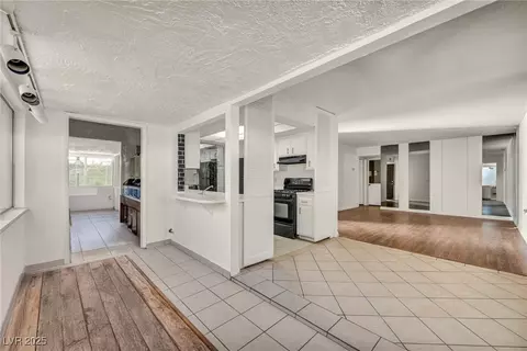 1420 Vegas Valley Dr #20, Las Vegas, NV 89169