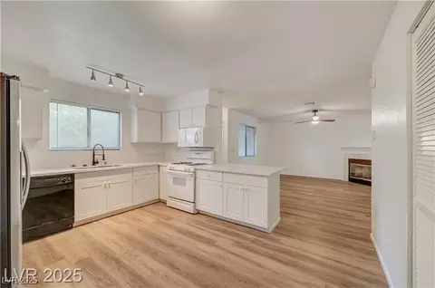 6749 W Charleston Blvd #2, Las Vegas, NV 89146