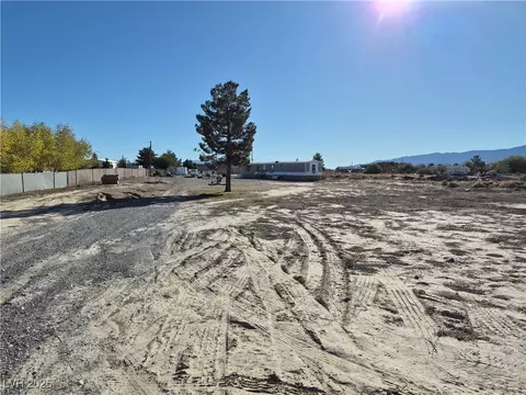 4651 E Navajo Blvd, Pahrump, NV 89061