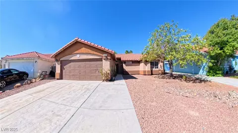 5829 Forest Creek Rd, North Las Vegas, NV 89031
