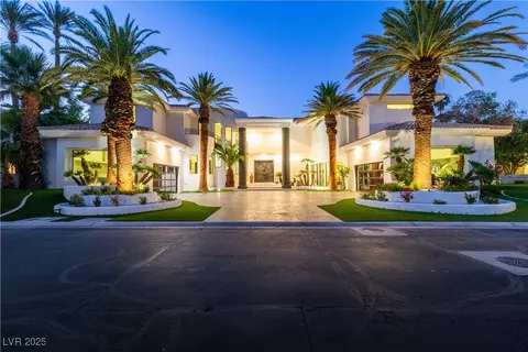 34 Innisbrook Ave, Las Vegas, NV 89113