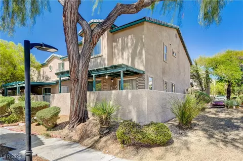 5585 Lago Ct, Las Vegas, NV 89118