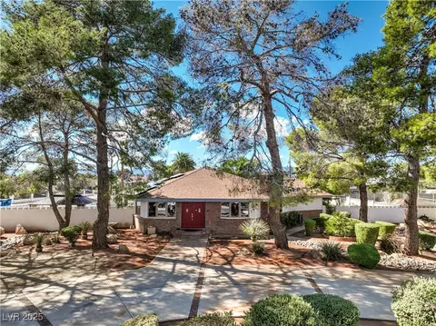 3195 Mann St, Las Vegas, NV 89146