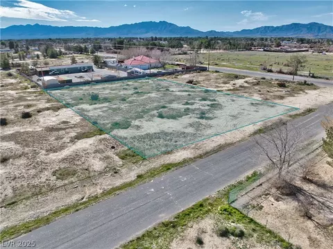 951 W Betty Ave, Pahrump, NV 89060