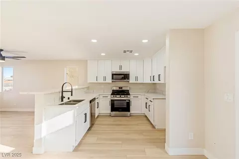 1676 Buck Island St, Las Vegas, NV 89156