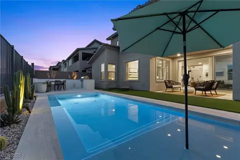 532 Crown Mesa Ave, Las Vegas, NV 89138