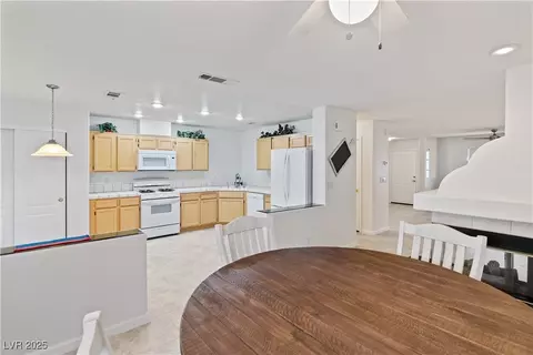 Kitchen - 2157 Camel Mesa Dr, Laughlin, NV 89029 photo 11 of 11