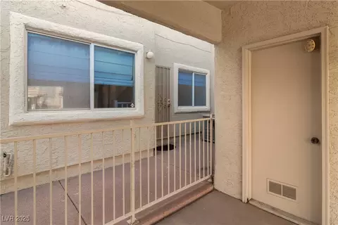 Exterior - 2157 Camel Mesa Dr, Laughlin, NV 89029 photo 3 of 23