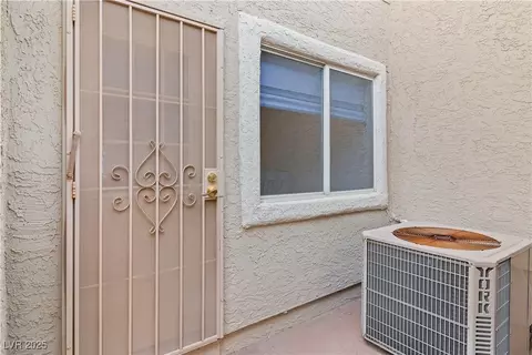 Exterior - 2157 Camel Mesa Dr, Laughlin, NV 89029 photo 4 of 23