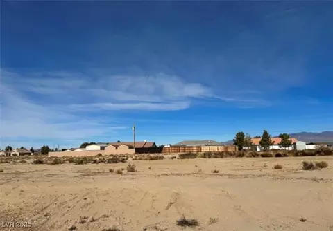 240 Elmont St, Pahrump, NV 89048