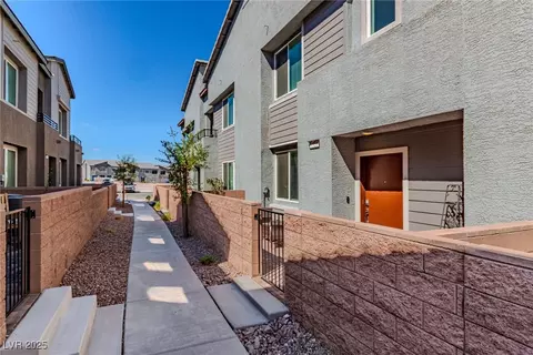 1521 Eva Crossing Pl, Henderson, NV 89002