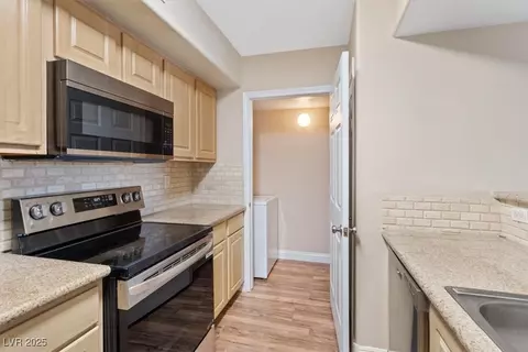 8000 Badura Ave #2130, Las Vegas, NV 89113