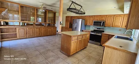 6425 Wheelbarrow Peak Dr, Las Vegas, NV 89108