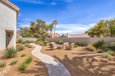 1009 Nawkee Dr, North Las Vegas, NV 89031