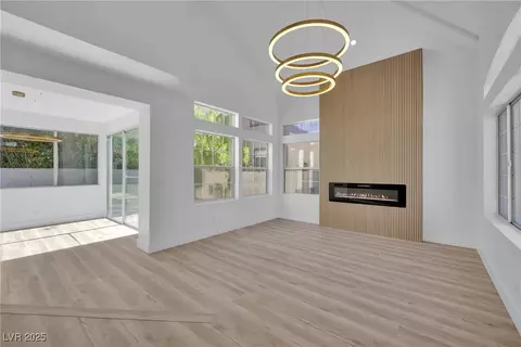 5024 Saint Annes Dr, Las Vegas, NV 89149