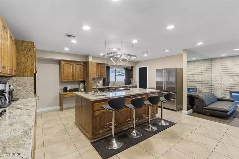Kitchen - 1870 E Viking Rd, Las Vegas, NV 89169 photo 3 of 6