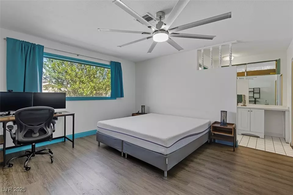 Bedroom - 1870 E Viking Rd, Las Vegas, NV 89169 photo 3 of 5