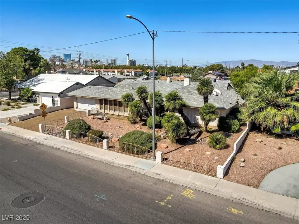 View/Area - 1870 E Viking Rd, Las Vegas, NV 89169 photo 1 of 5