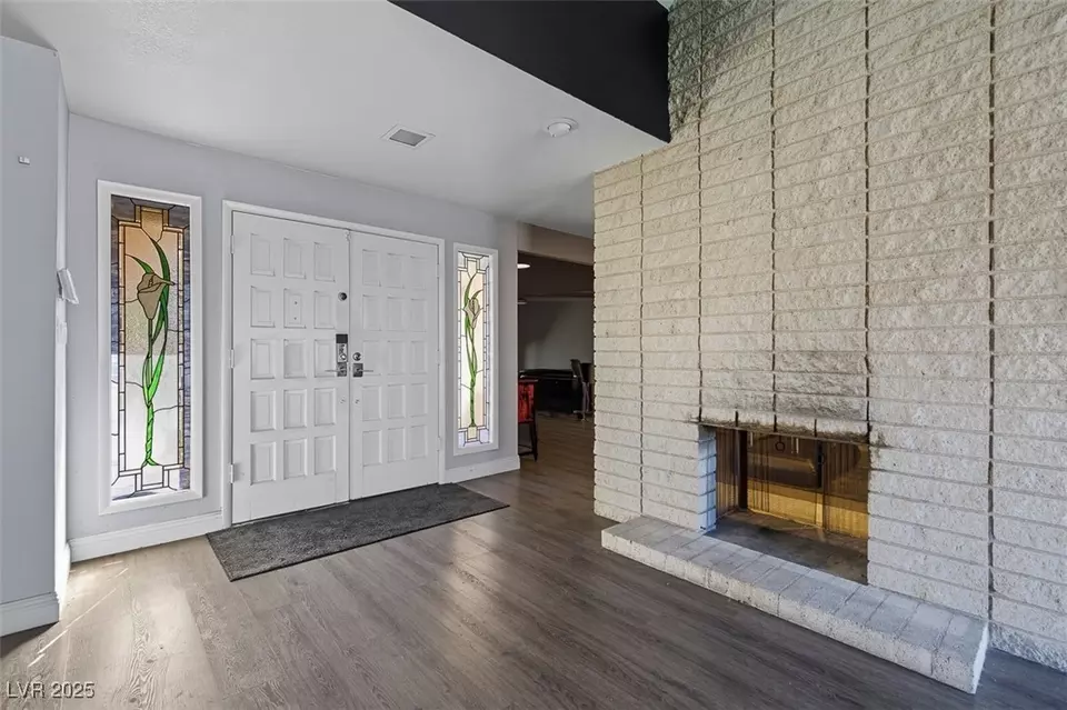 Entry Way - 1870 E Viking Rd, Las Vegas, NV 89169 photo 1 of 1
