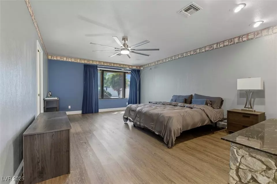 Bedroom - 1870 E Viking Rd, Las Vegas, NV 89169 photo 1 of 5