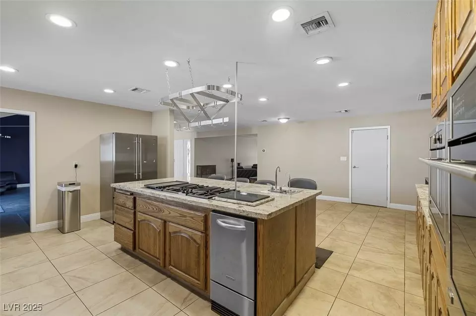 Kitchen - 1870 E Viking Rd, Las Vegas, NV 89169 photo 2 of 6