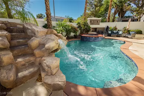 10033 Flagstaff Butte Ave, Las Vegas, NV 89148