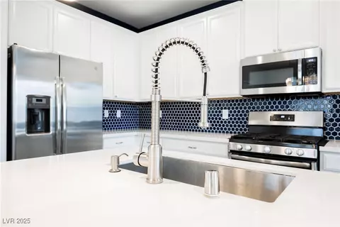 8493 Insignia Ave #102, Las Vegas, NV 89178