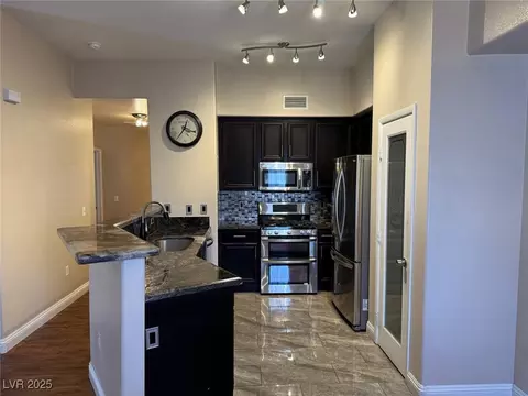 10245 S Maryland Pkwy #2223, Las Vegas, NV 89183