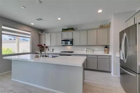 10439 Sadie Blake Ave, Las Vegas, NV 89166