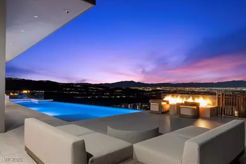 615 Scenic Rim Dr, Henderson, NV 89012