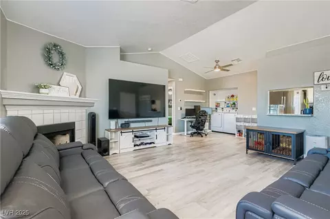 5355 Angler Cir #202, Las Vegas, NV 89122