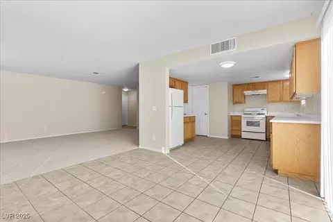 730 Booted Eagle St, Henderson, NV 89015 photo 10