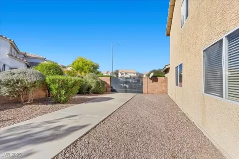 730 Booted Eagle St, Henderson, NV 89015 photo 29