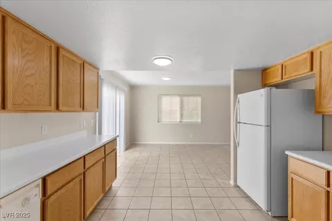 730 Booted Eagle St, Henderson, NV 89015 photo 12