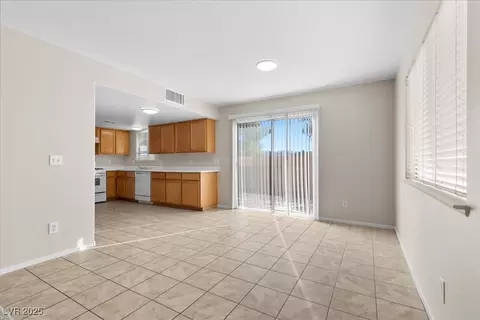 730 Booted Eagle St, Henderson, NV 89015 photo 7