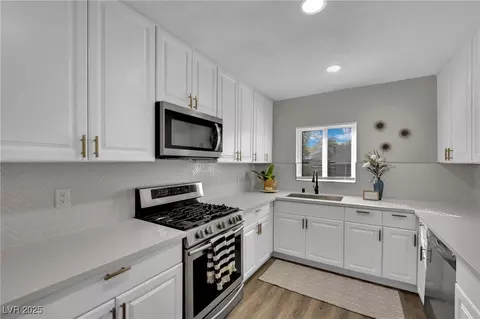 27 Magnesium St, Henderson, NV 89015