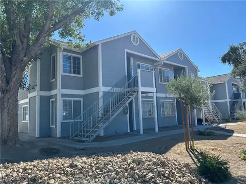 1962 Cosmic Dr, Las Vegas, NV 89115