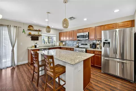 10626 W Gilmore Ave, Las Vegas, NV 89129