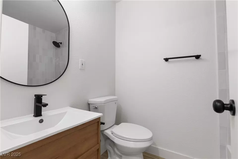 Bath - 6100 Alamo Cir, Las Vegas, NV 89107 photo 2 of 3