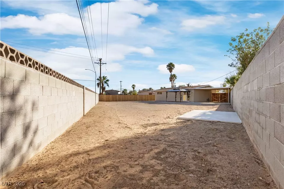 Exterior - 6100 Alamo Cir, Las Vegas, NV 89107 photo 5 of 5