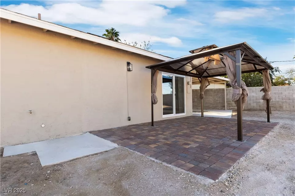 Exterior - 6100 Alamo Cir, Las Vegas, NV 89107 photo 3 of 5