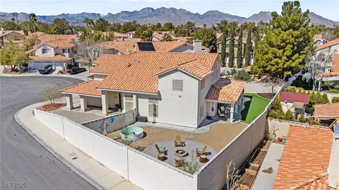 2021 Summit Pointe Dr, Las Vegas, NV 89117