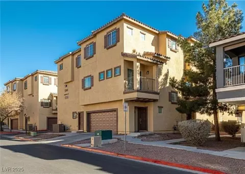 5940 Palmilla St #9, North Las Vegas, NV 89031